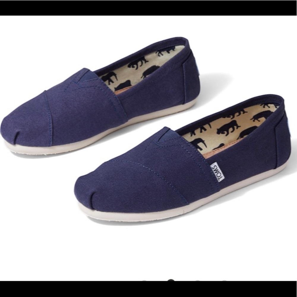 NEW! TOMS Classic Canvas Slip On